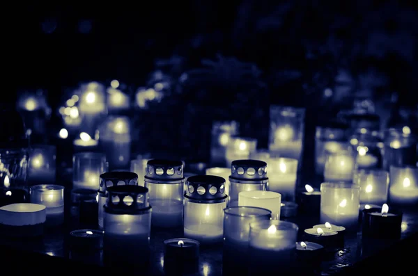 Candele Accese Durante Festa Ognissanti Cimitero — Foto Stock