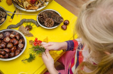 sonbahar craftsmaship etkinlikler ve Hobiler ile etkin çocuk