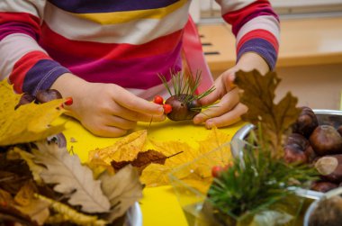 sonbahar craftsmaship etkinlikler ve Hobiler ile etkin çocuk