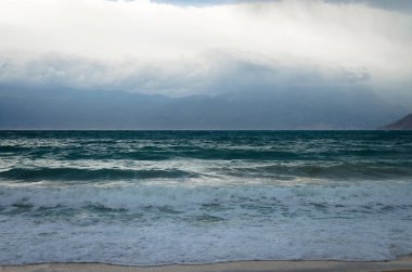 büyük dalgalar deniz ve pebble Beach