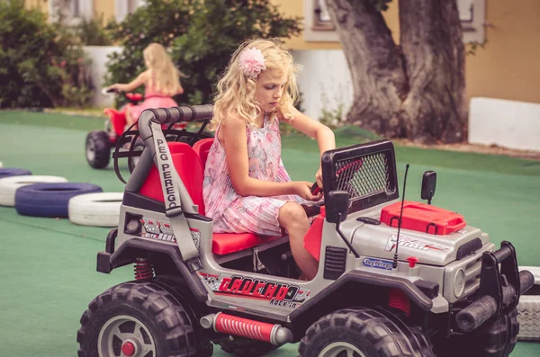 Mooi Schattig Blond Rijden Een Motorfiets — Stockfoto