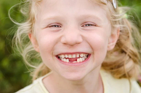 Smilling happy child portrait — Stock Photo, Image