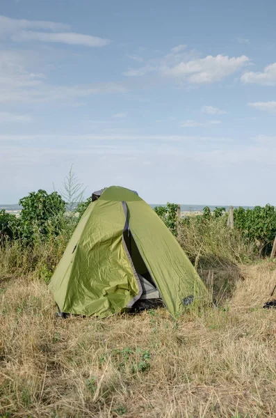 Acampar no campo — Fotografia de Stock