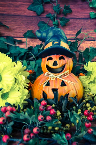 Lustig apelsinhalloween pumpa — Stockfoto