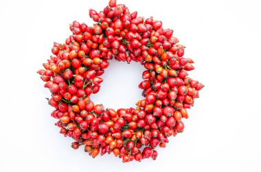 kırmızı brier çelenk