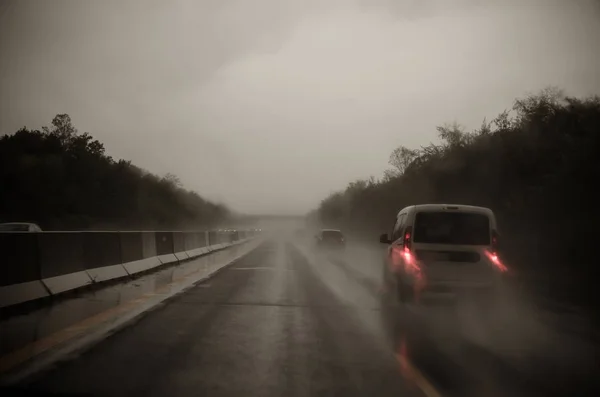 Desastres meteorológicos na estrada — Fotografia de Stock