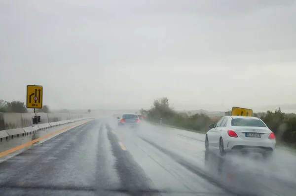 Jour de pluie sur l'autoroute — Photo