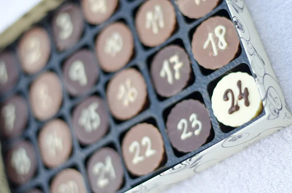 tatlı süt ve koyu çikolata bonbon