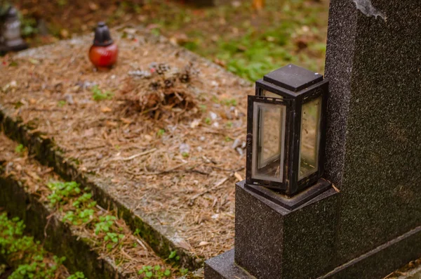 Nostálgico Día de Todos los Santos en el cementerio otoñal —  Fotos de Stock