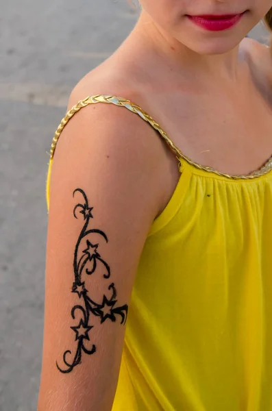 Tatuaje en el hombro — Foto de Stock