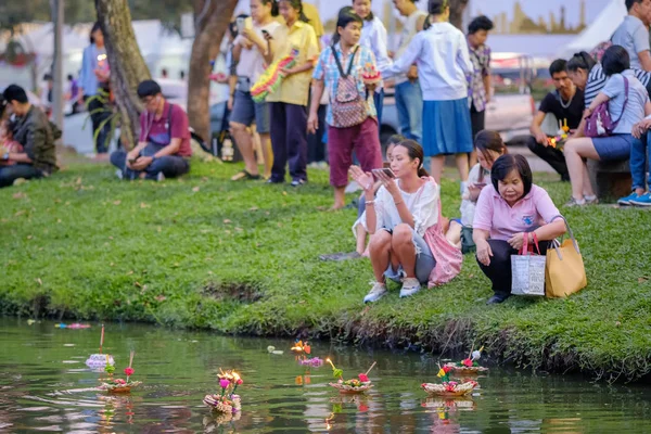 Bangkok Tailândia Novembro 2018 Festival Loy Kratong Comemorado Durante Lua — Fotografia de Stock