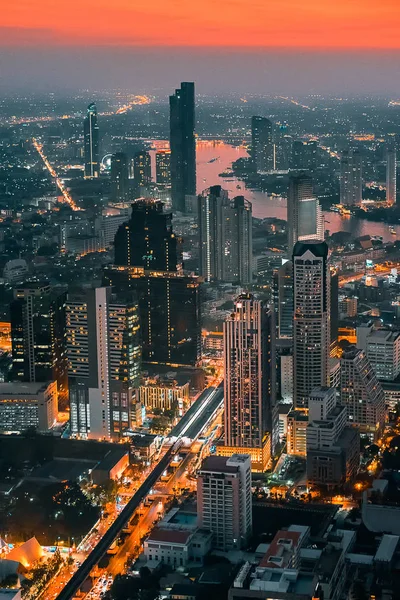 都市の景観 バンコクのビジネス地区の夜景 — ストック写真