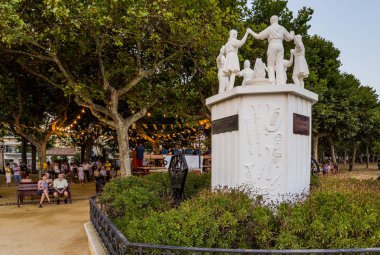 İspanya, Katalonya, Calella, Temmuz 2018. Sokakları, plajlar ve insanlar