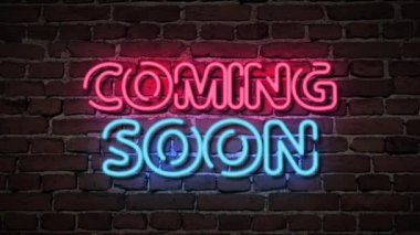 Tuğla duvar arkaplanındaki neon ışığı yakında gelecek