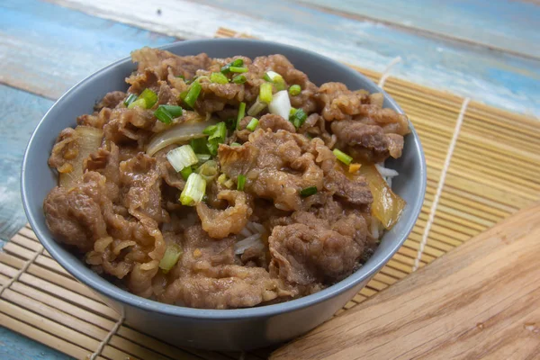 Vařené Hovězí Maso Rýží Mísu Japonské Jídlo Vaření Gyudon Koncepce — Stock fotografie