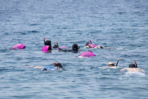 Группа Водолазов Море Таиланда — стоковое фото