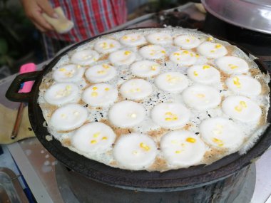 Hindistan cevizi Sütlaç, Tay adı khanom khrok / Tay gıda çöl