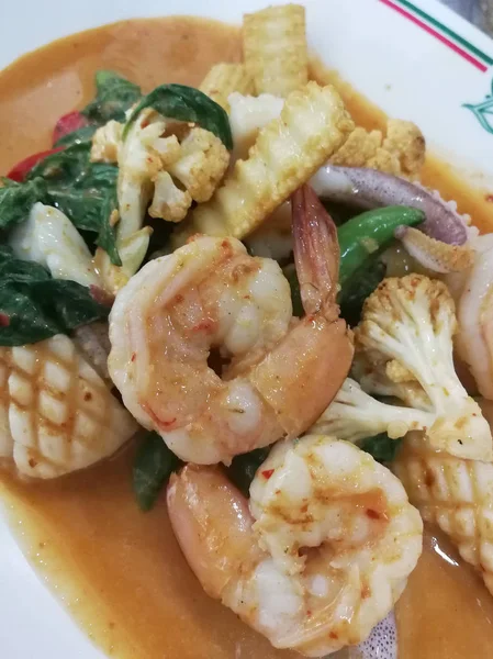Gebakken Garnalen Inktvis Rode Curry Saus Kokosmelk Thais Eten — Stockfoto