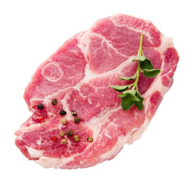 biberiye ve biberiye ile taze pişmemiş biftek beyaz izole 