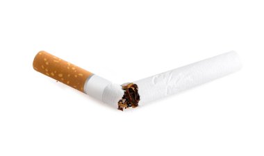 kötü alışkanlık, bir kırık sigara beyaz izole
