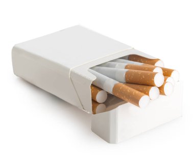 beyaz izole açık kutuda sigara