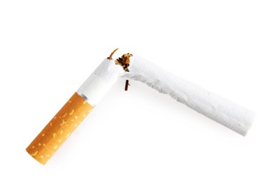 beyaz izole bir kırık sigara