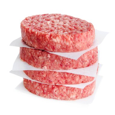 burger pişirmek için dört kıyma dilimleri, beyaz izole 