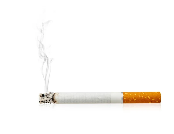 Καίει Τσιγάρο Ένα Τσιγάρο Απομονώνεται Λευκό — Φωτογραφία Αρχείου