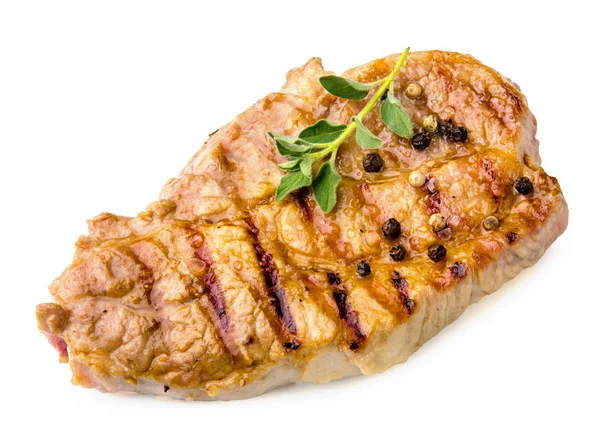 Gekookt Vlees Gegrilde Biefstuk Met Peper Rozemarijn Kruiden Blaadjes Geïsoleerd — Stockfoto