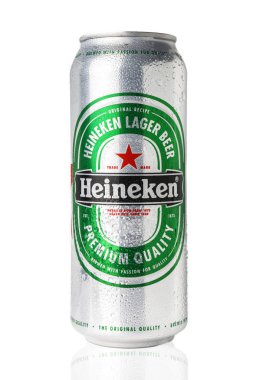 heineken bira olabilir, bir bira stüdyoda beyaz izole, Hollandalı bira şirketi