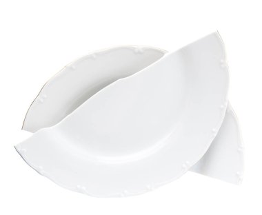 kırık tabak beyaz zemin üzerine izole