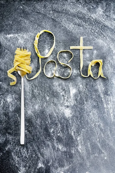 Homemade Pasta Dark Background Flour — Stock Photo, Image