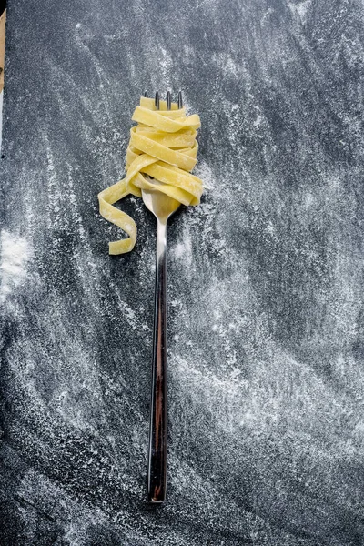 Homemade Pasta Dark Background Flour — Stock Photo, Image