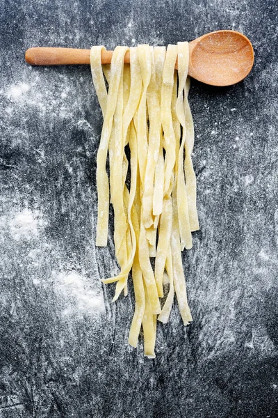 Homemade Pasta Dark Background Flour — Stock Photo, Image
