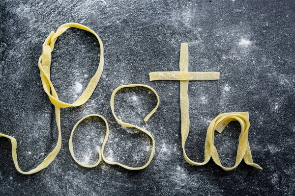 Homemade Pasta Dark Background Flour — Stock Photo, Image