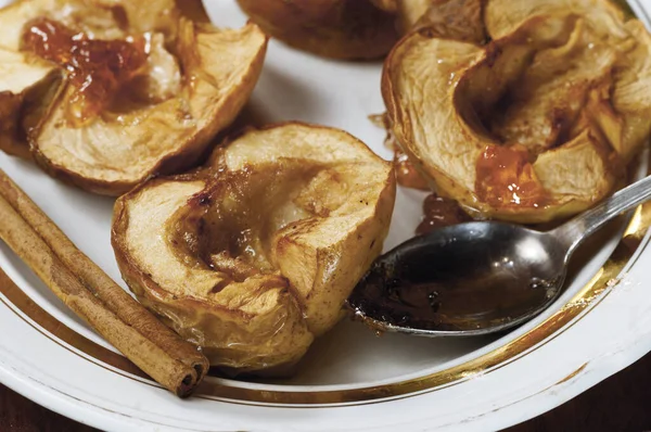 Baked Apples Sugar Cinnamon Closeup — Stock Photo, Image