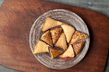 Kızılcık, limon ve haşhaş tohumlu kurabiye çeşitleri.