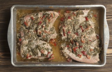 Türkiye 'nin göğsü fırında pişiyor, yakın plan.