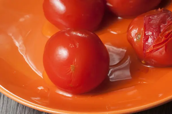 Tomates Marinées Dans Une Assiette Gros Plan — Photo