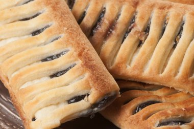 Yaban mersinli küçük meyveli kek, yakın çekim, yerel odak