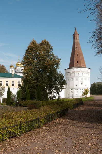 Joseph Volokolamsk Klasztor Narożna Wieża Wygląd — Zdjęcie stockowe