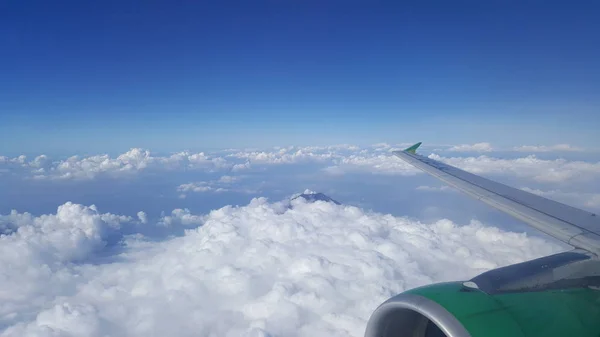 bulutlar uçak görmek güzel sahne