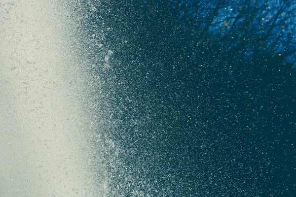 Abstrakter Hintergrund von Spritzern und Highlights aus einem Wasserfall — Stockfoto