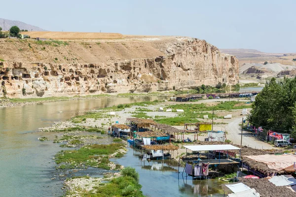 Hasankeyf Τουρκία 2014 Θέα Της Κοιλάδας Του Ποταμού Τίγρη Απόκρημνοι — Φωτογραφία Αρχείου
