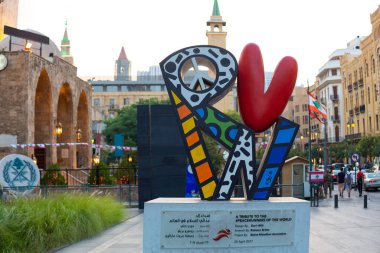 Beyrut, Lübnan, Ağustos 08.2018: Sanat eseri - Dori Hitti ve Romero Britto 'nun dünya barışseverlerine bir övgü niteliğindedir. Beyrut şehir merkezindeki modern sanat.