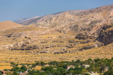 Hasankeyf dağlarının panoramik görüntüsü