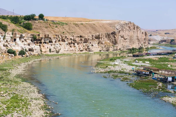 Utsikten över Tigris River Valley i Hasankeyf stad — Stockfoto