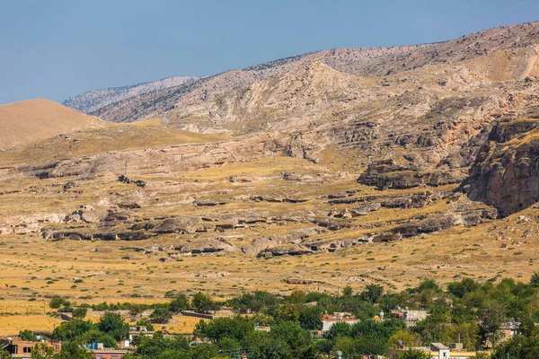 Panoramisch uitzicht op het Hasankeyf gebergte — Stockfoto