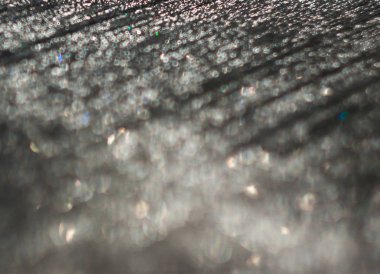 Su damlacıkları ile siyah arka plan