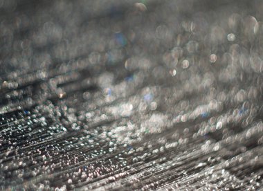 Su damlacıkları ile siyah arka plan